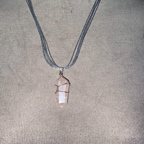 Wire wrapped rose quartz pendant - Picture 6 of 7